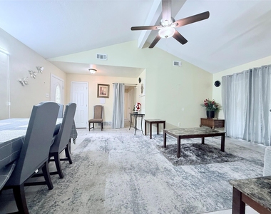 3702 Lindsey Court - Photo Thumbnail 8