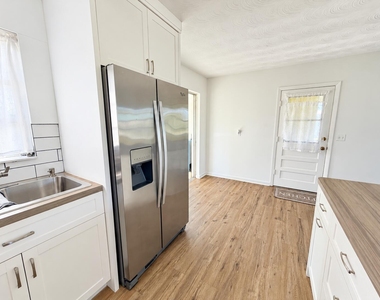 116 Ne Entrada Avenue - Photo Thumbnail 8
