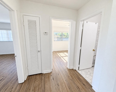 116 Ne Entrada Avenue - Photo Thumbnail 9