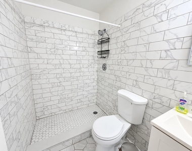 116 Ne Entrada Avenue - Photo Thumbnail 15