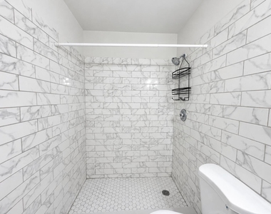 116 Ne Entrada Avenue - Photo Thumbnail 14