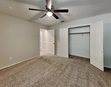 5932 Hillview Drive - Photo Thumbnail 13