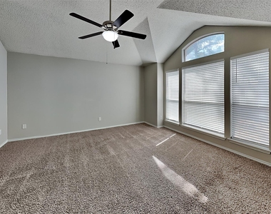 5932 Hillview Drive - Photo Thumbnail 7