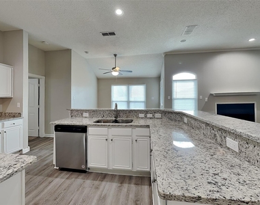 5932 Hillview Drive - Photo Thumbnail 6
