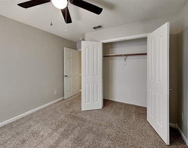 5932 Hillview Drive - Photo Thumbnail 11