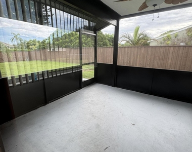 282 Sw Bridgeport Drive - Photo Thumbnail 16