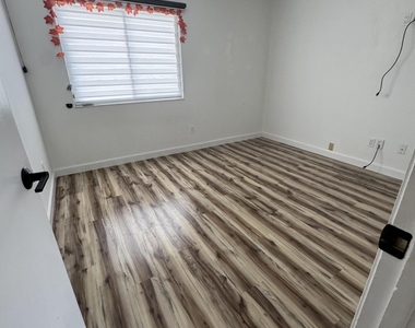 282 Sw Bridgeport Drive - Photo Thumbnail 12
