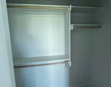 309 W Cedar Street - Photo Thumbnail 14