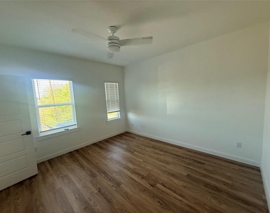 309 W Cedar Street - Photo Thumbnail 8