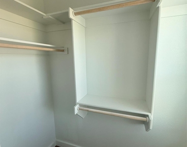309 W Cedar Street - Photo Thumbnail 9