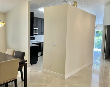 6129 Adriatic Way - Photo Thumbnail 11