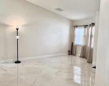 6129 Adriatic Way - Photo Thumbnail 5