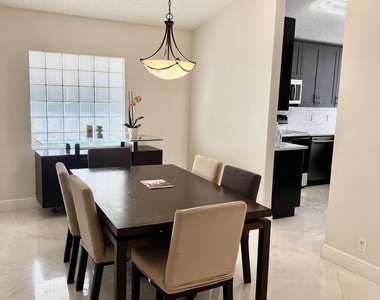 6129 Adriatic Way - Photo Thumbnail 10