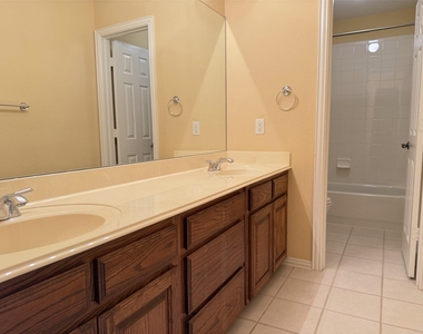 116 Trinity Court - Photo Thumbnail 29