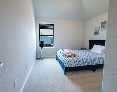 2541 Canary Grass Lane - Photo Thumbnail 15