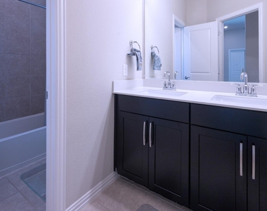 2541 Canary Grass Lane - Photo Thumbnail 16