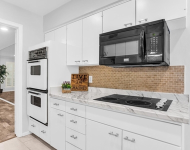 11332 Park Central Place - Photo Thumbnail 2