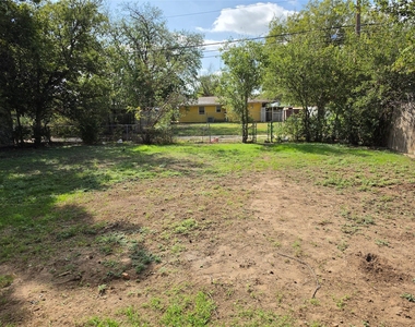 2909 S 27th Street - Photo Thumbnail 9