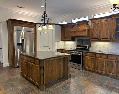 4115 Herschel Avenue - Photo Thumbnail 6