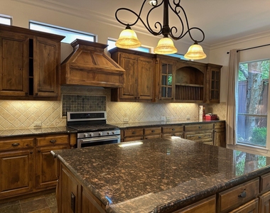 4115 Herschel Avenue - Photo Thumbnail 7