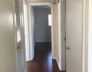 3812 E Washburn Avenue - Photo Thumbnail 8
