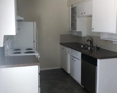 3812 E Washburn Avenue - Photo Thumbnail 4