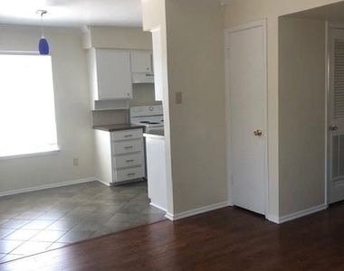 3812 E Washburn Avenue - Photo Thumbnail 6