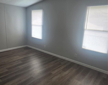4253 Sun Drive - Photo Thumbnail 5