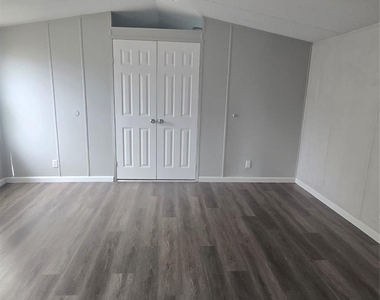 4253 Sun Drive - Photo Thumbnail 7