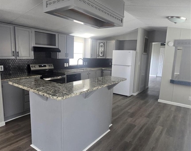 4253 Sun Drive - Photo Thumbnail 3