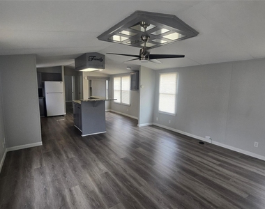 4253 Sun Drive - Photo Thumbnail 2