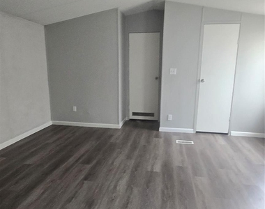 4253 Sun Drive - Photo Thumbnail 6