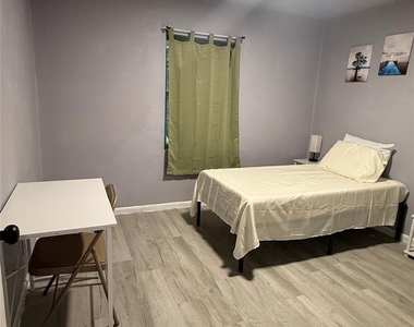 718 Susan Drive - Photo Thumbnail 12