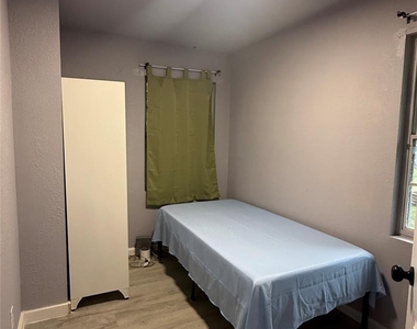 718 Susan Drive - Photo Thumbnail 15