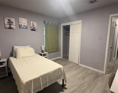 718 Susan Drive - Photo Thumbnail 14
