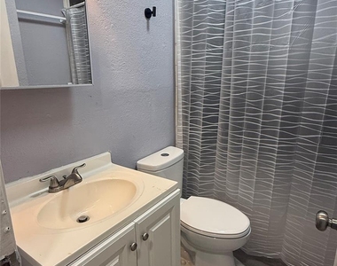 718 Susan Drive - Photo Thumbnail 8