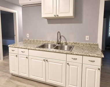 718 Susan Drive - Photo Thumbnail 3