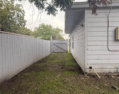 718 Susan Drive - Photo Thumbnail 20