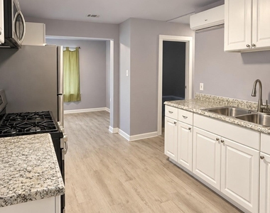718 Susan Drive - Photo Thumbnail 2