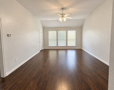 1920 Hillcroft Drive - Photo Thumbnail 12