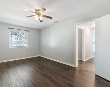 6646 E Lovers Lane - Photo Thumbnail 15