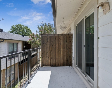 6646 E Lovers Lane - Photo Thumbnail 24