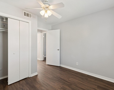 6646 E Lovers Lane - Photo Thumbnail 17