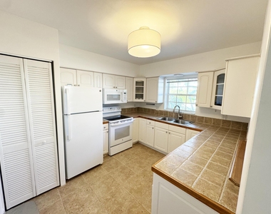 234 Oleander Avenue - Photo Thumbnail 5