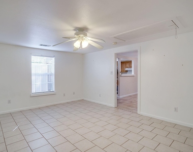 2606 Wayside Avenue - Photo Thumbnail 3