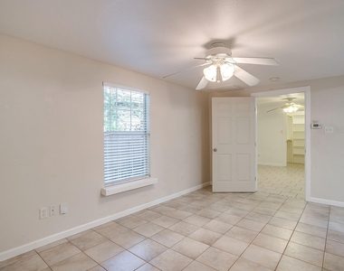 2606 Wayside Avenue - Photo Thumbnail 6