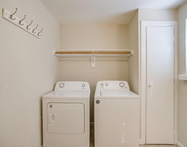 2606 Wayside Avenue - Photo Thumbnail 12