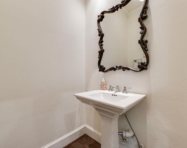 1418 Yakimo Drive - Photo Thumbnail 15