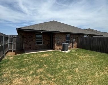 900 Coles Creek - Photo Thumbnail 12
