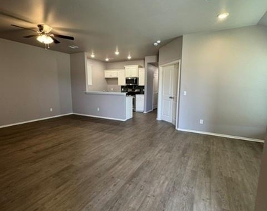 900 Coles Creek - Photo Thumbnail 1